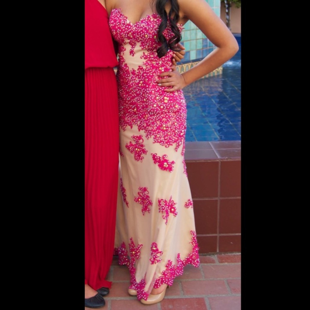 Elegant prom dress for sale!