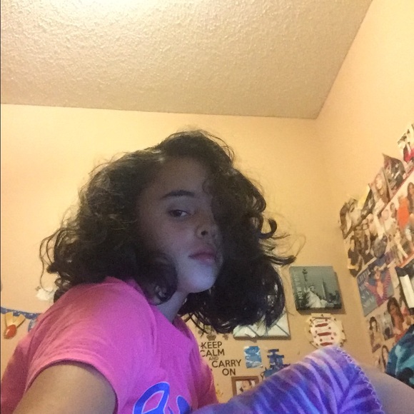 Meet your Posher, Anyssa - Picture 4 of 4