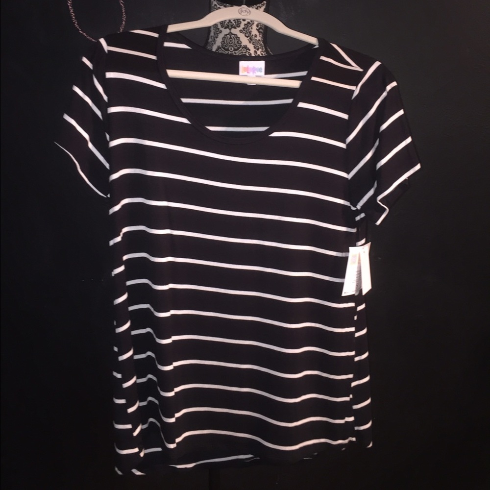 Small Classic T Lularoe NWT