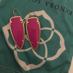Kendra Scott Magenta pink skylar earrings