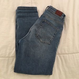 Urban Outfitters BDG Girlfriend High Rise Jean