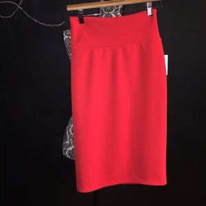 Large lularoe Cassie skirt red