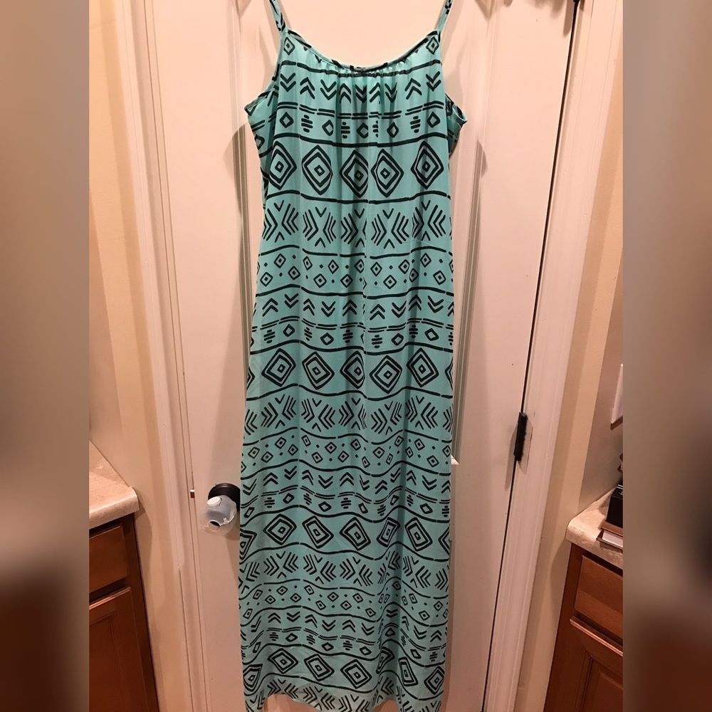 ❌SOLD❌ Forever 21 - Aztec Print Maxi Dress - Picture 2 of 3