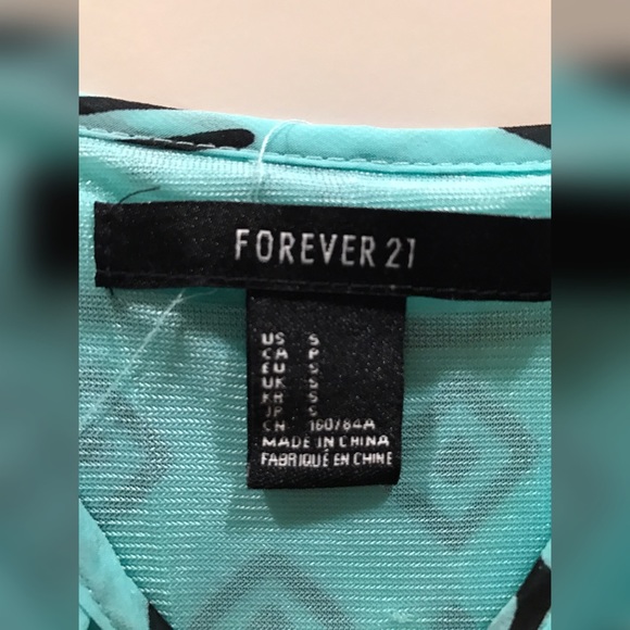 ❌SOLD❌ Forever 21 - Aztec Print Maxi Dress - Picture 3 of 3