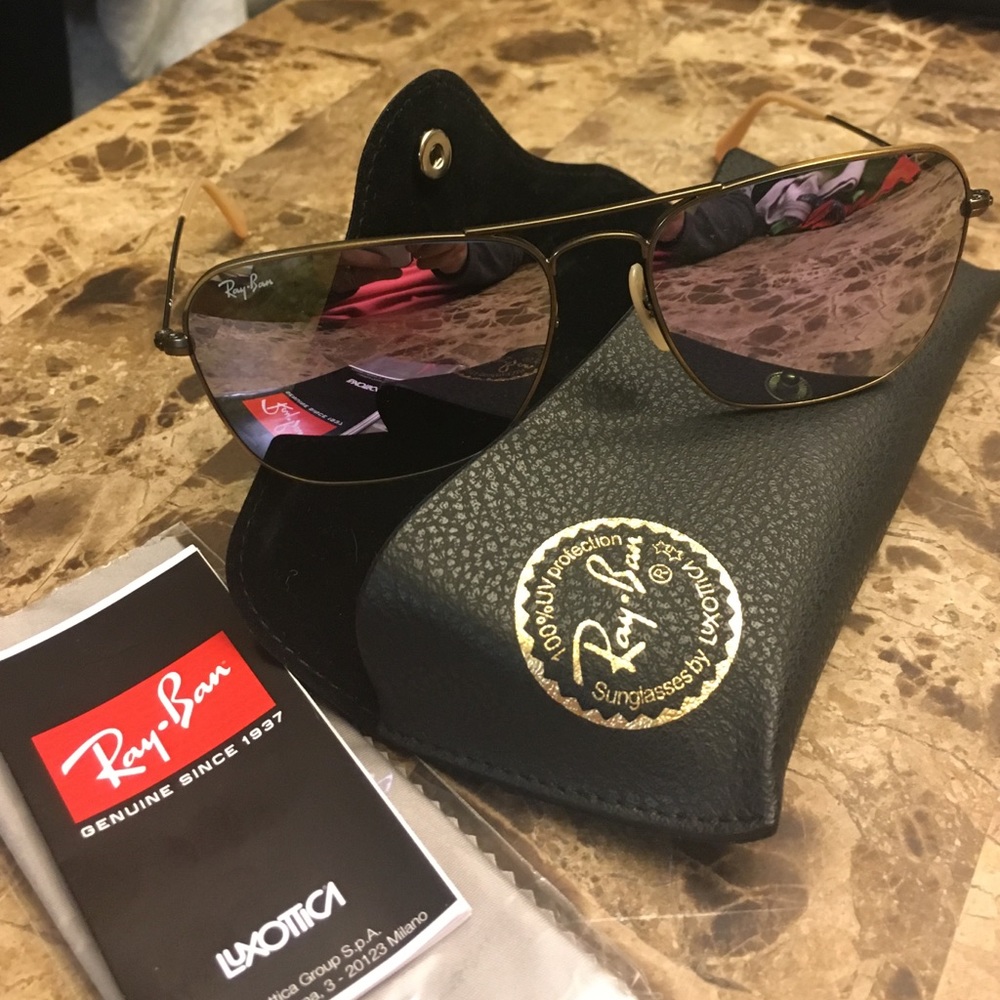 New Ray Ban with cloth and case! Caravan!