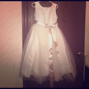 A beautiful girls dress!