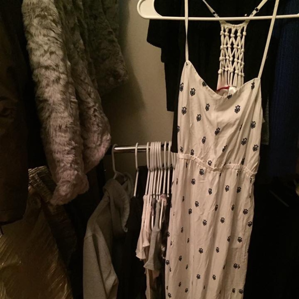 Maxi dress with crisscross back