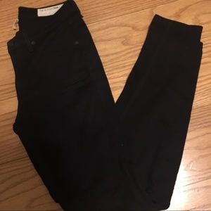 Black skinny pants