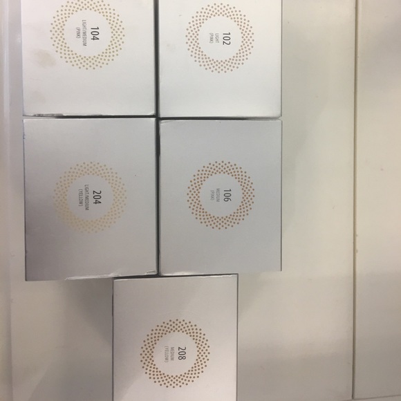 4 REFILLS AMORE PACIFIC SPF50 CC - Picture 5 of 6