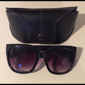 Vince Camuto sunglasses plus leather case!