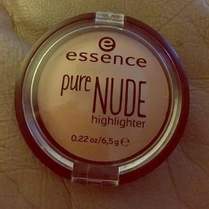 Essence Pure Nude Highlight