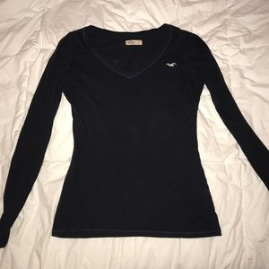 navy Hollister long sleeve tee shirt