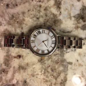Anne Klein désigner watch