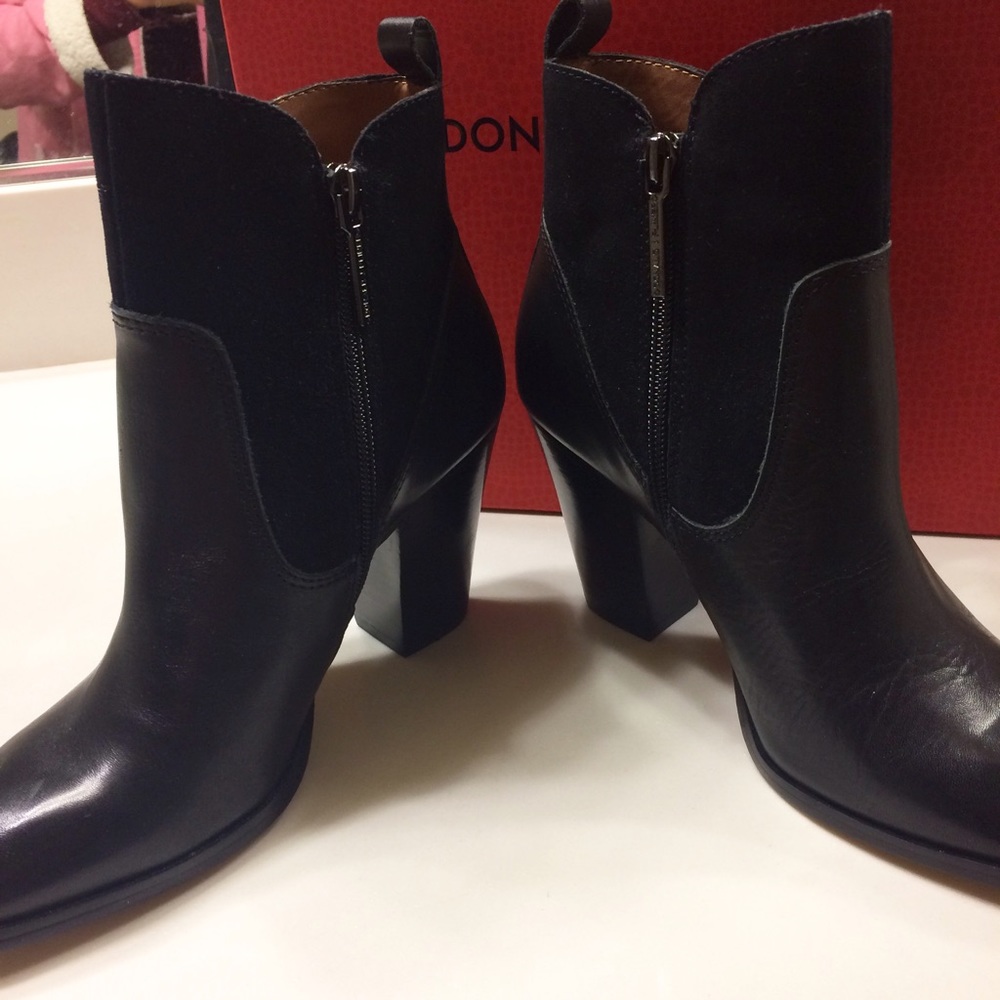 🚫SOLD🚫 Black Leather Suede Ankle Boots - Picture 6 of 7