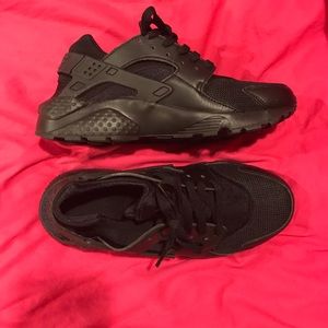 Black nike huarache