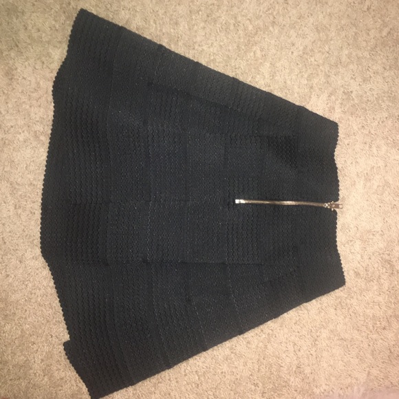 black skirt - Picture 2 of 2