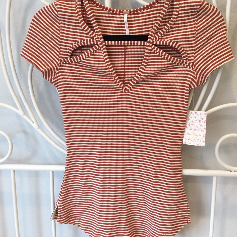 FREE PEOPLE FRENCHIE CUT OUT TEE.nwt. Small