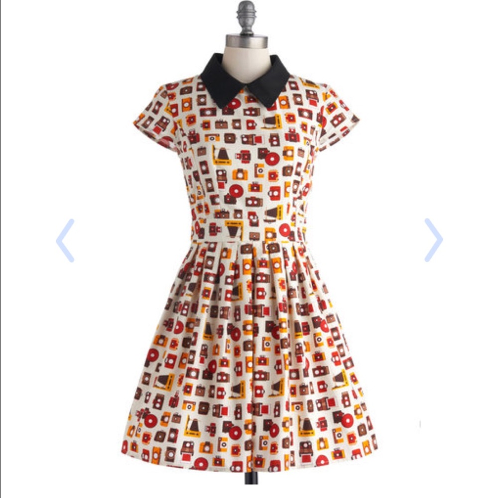 ON HOLD poise and click dress