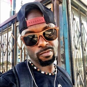 Meet your Posher, Troy