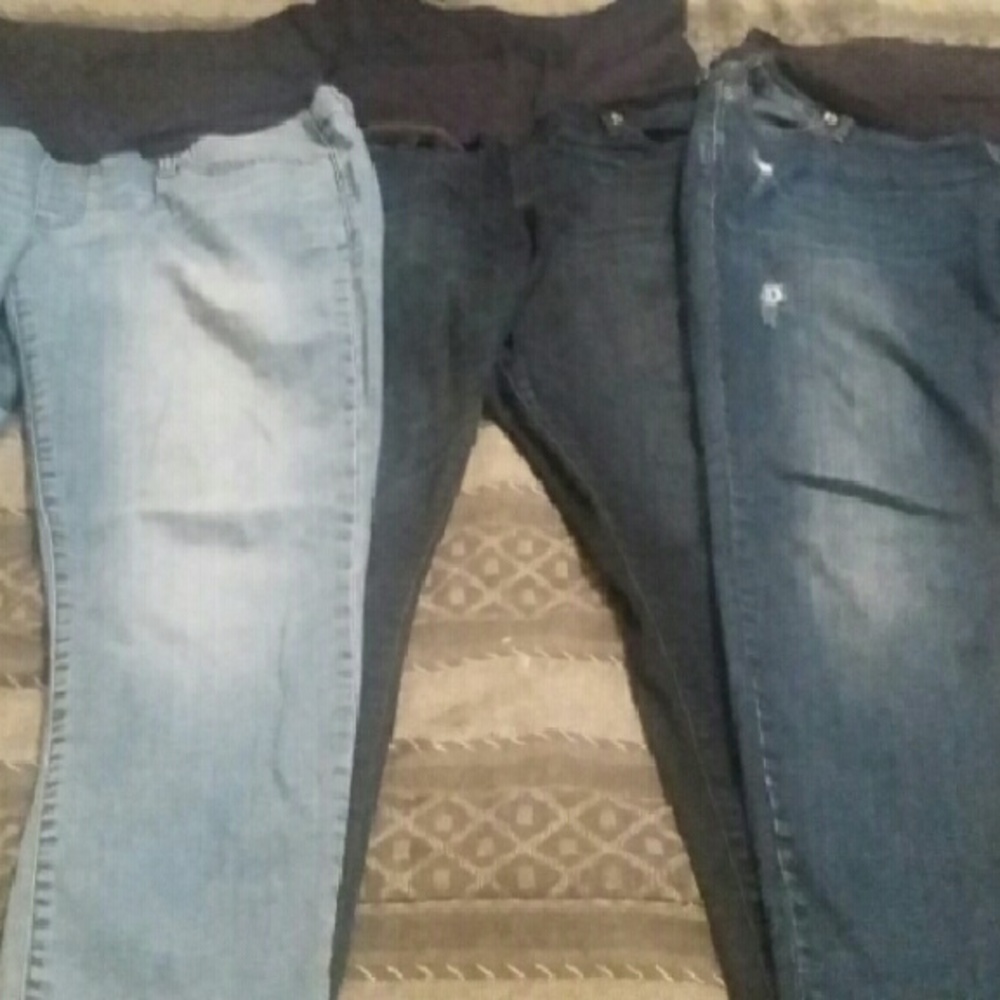 3 GAP Maternity Jeans