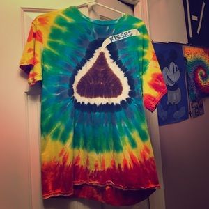 Large Rainbow tye dye Kisses Hershey shirt🔥😻