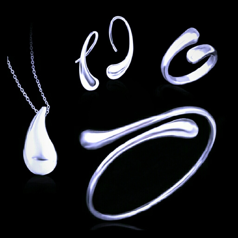 Stunning Sterling Silver Jewelry Set
