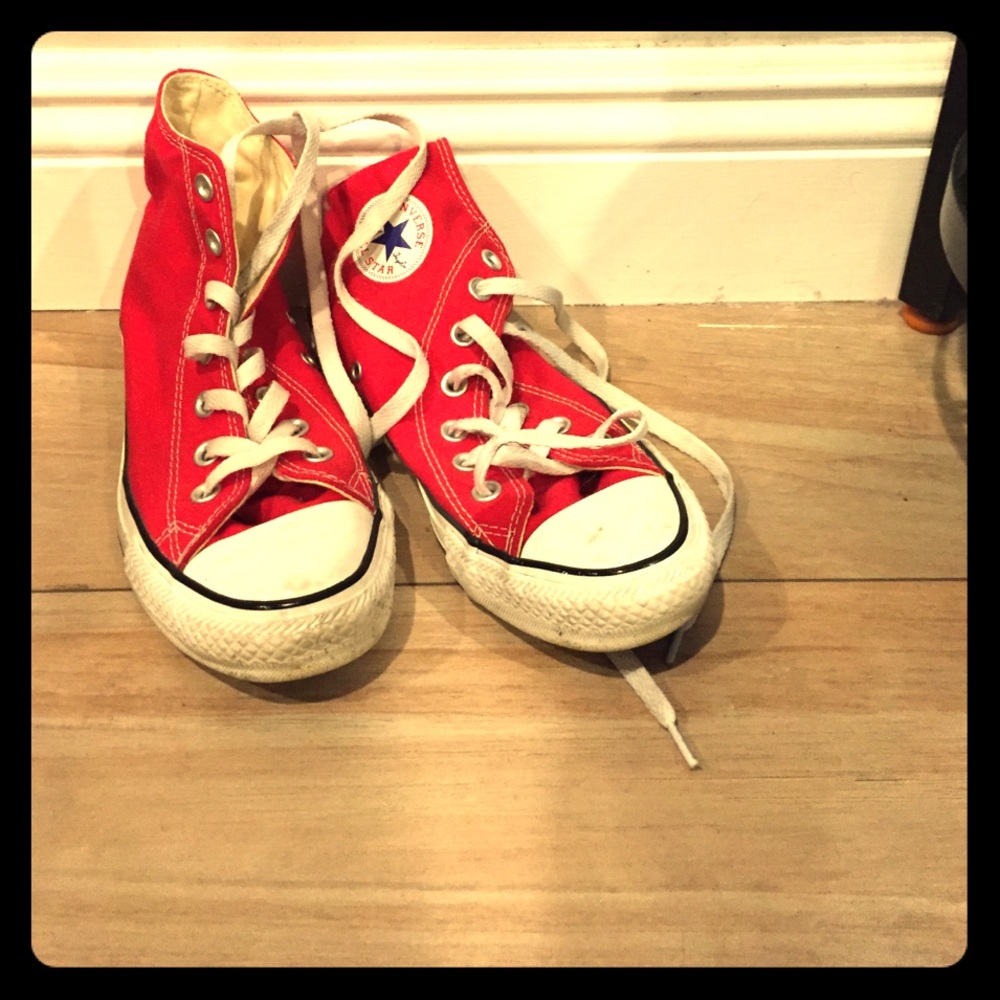 Red converse!!!