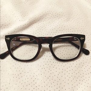 Ernest Hemingway eye glasses from Warby