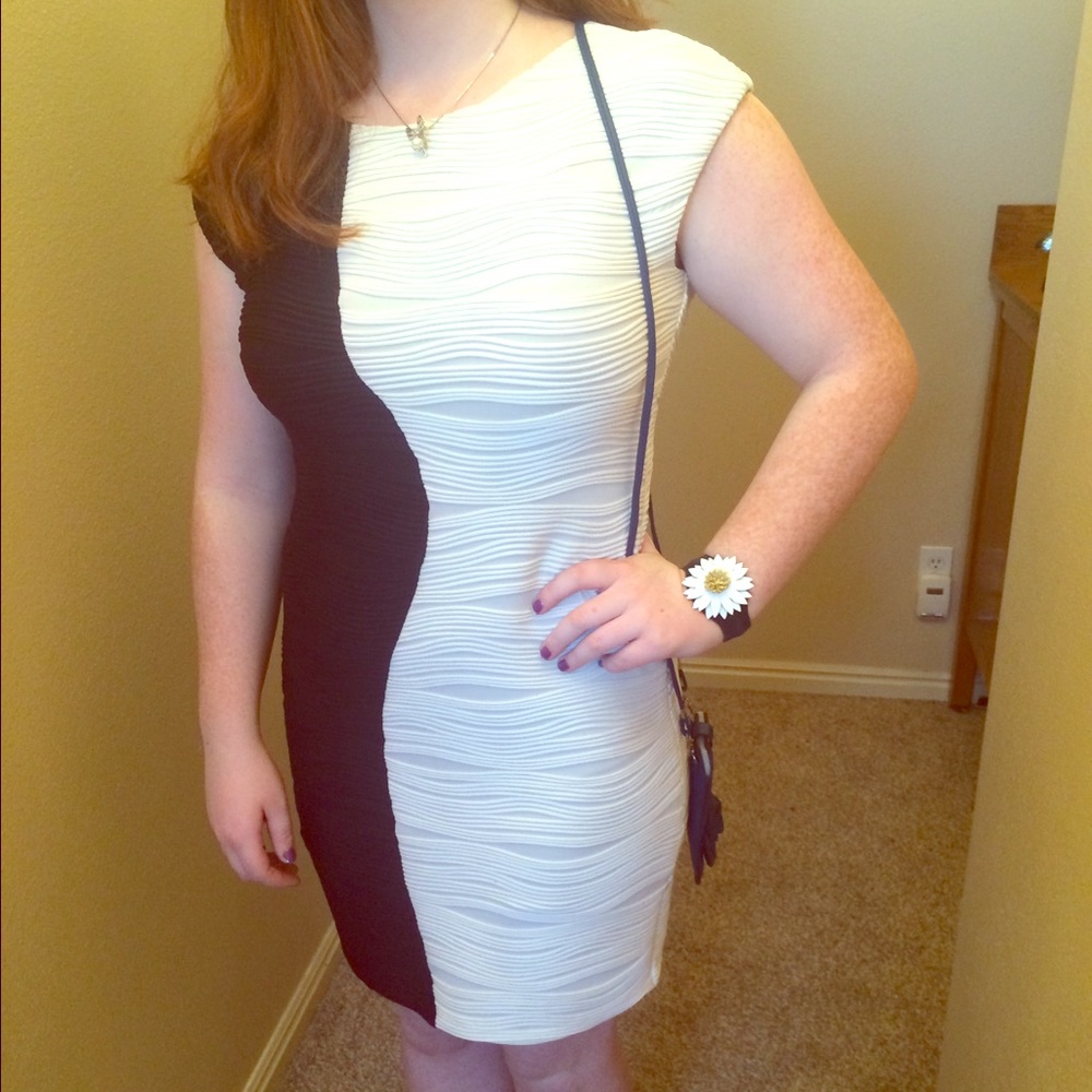 Black and white Donna Ricco cocktail dress