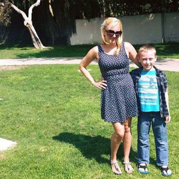 Meet your Posher, Jessica - Picture 3 of 3