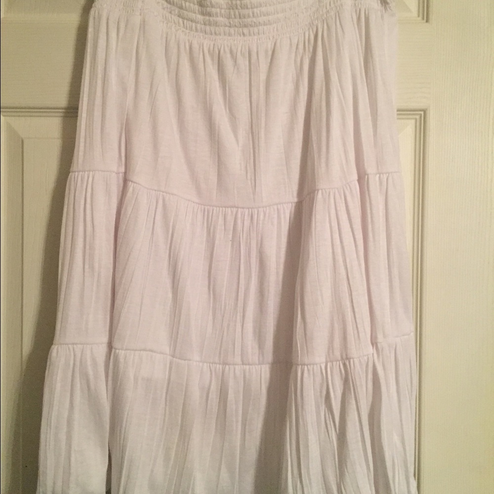 White brookstick lined knee length skirt