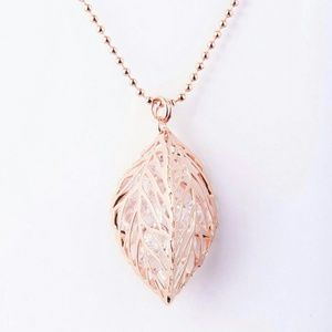 Necklace with diamond crystals inside