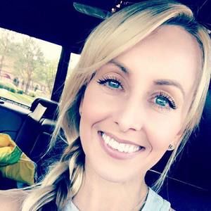 Meet your Posher, Kasie