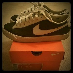 Nike women's blazer low