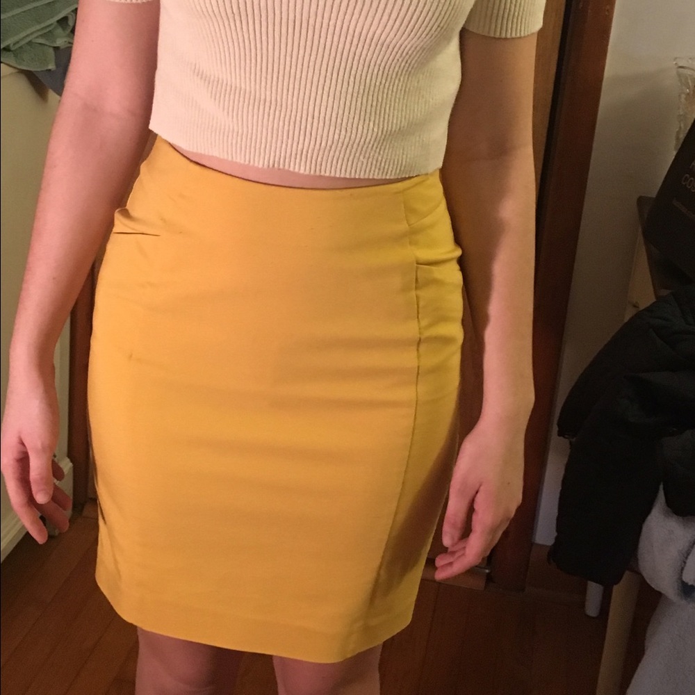 Mustard yellow pencil skirt