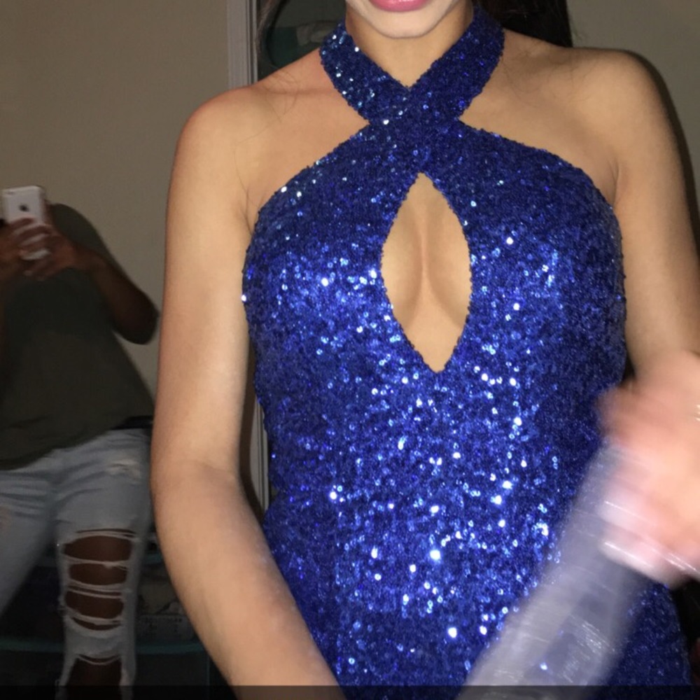 Prom dress!! - Picture 2 of 3