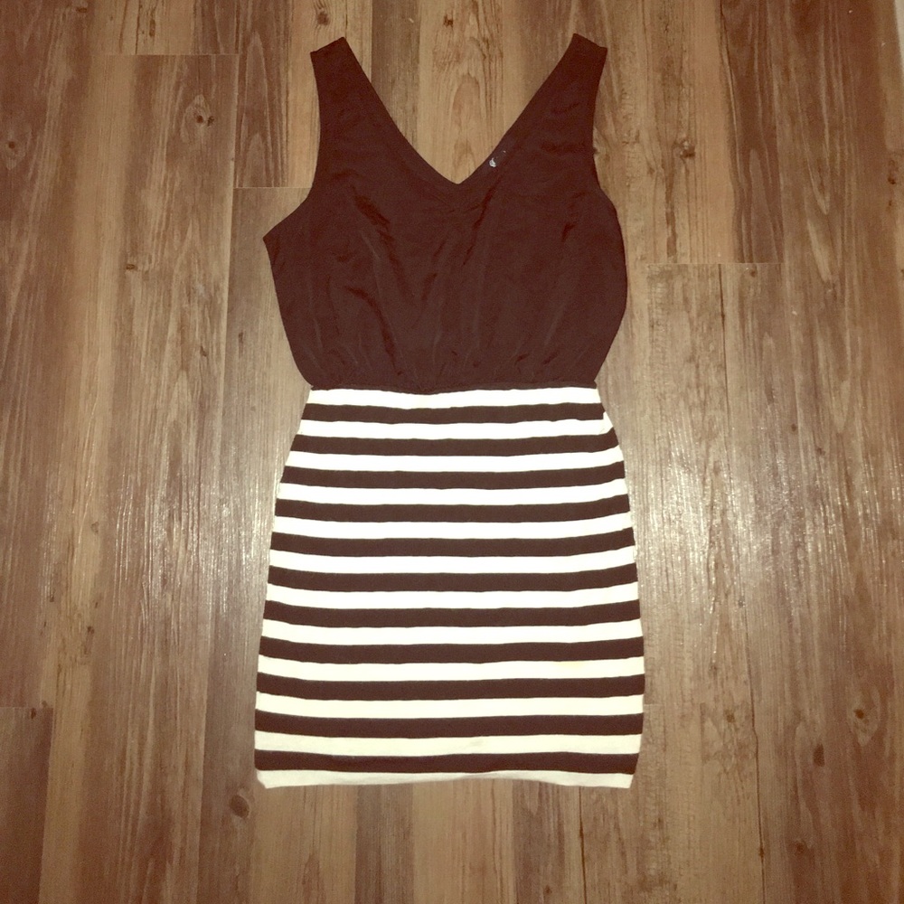 Black & White Stripped Mini Dress 🖤