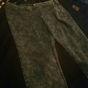 l.e.i elastic waist jeans w/ back pockets