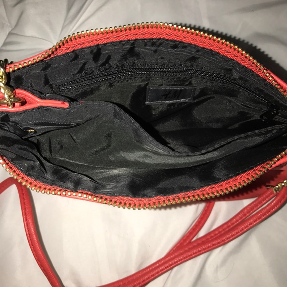 H&M Red Cross Body Bag w/ Adjustable Buckle Strap - Picture 4 of 6