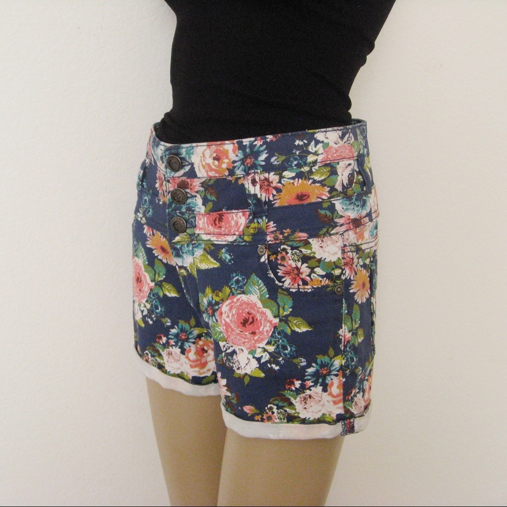NWOT 1st Kiss Floral Shorts