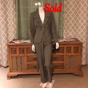 Signature by Larry Levine 2 Piece Belted Pant Suit