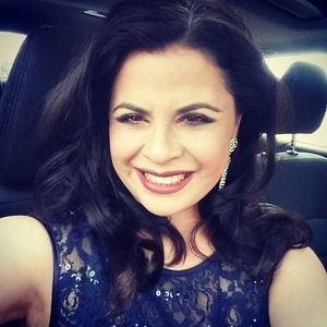 Meet your Posher, Elvia