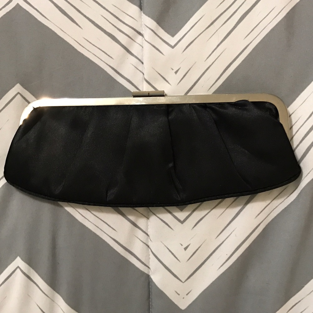 The little black purse (convertible!)