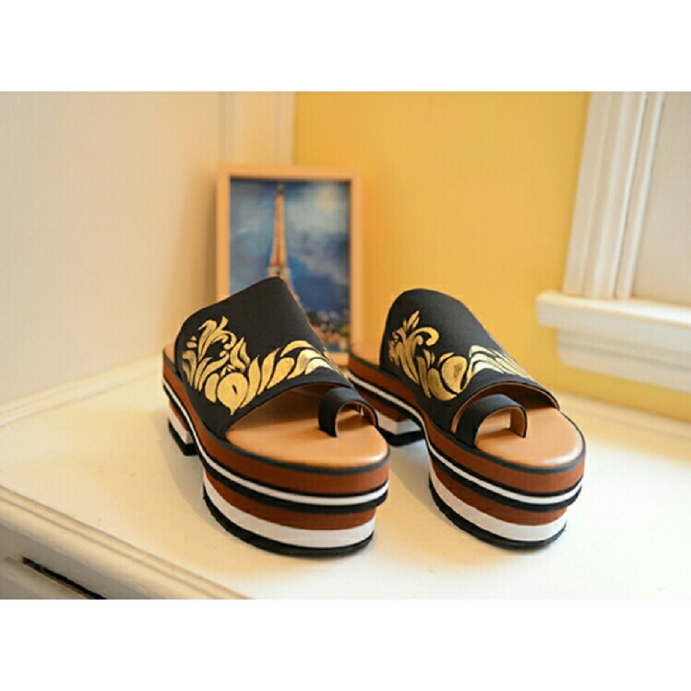 FREE SHIPPING! Clover Canyon ToeRing GETA Sandals - Picture 4 of 5