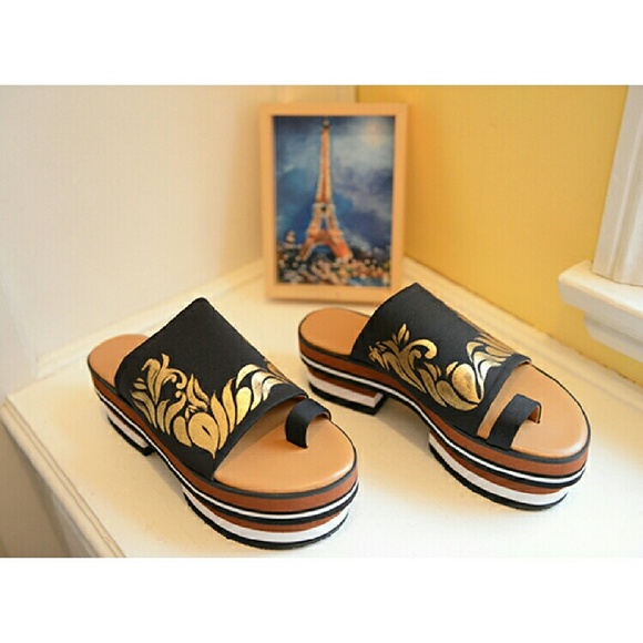 FREE SHIPPING! Clover Canyon ToeRing GETA Sandals - Picture 2 of 5