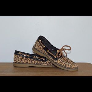 Leopard Sperry loafer
