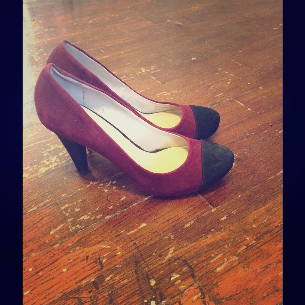 Franco Sarto Burgundy & Black Suede Heels