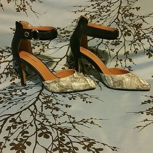 Nine West 3.5 inch ankle snap around heels
