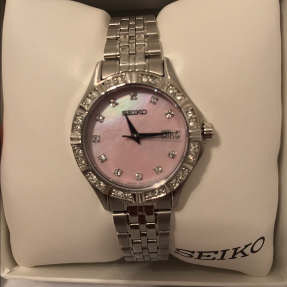 BRAND NEW Stainless steel WMNS Seiko watch