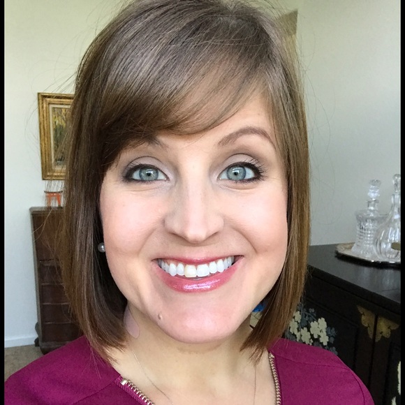 Meet your Posher, Tricia - Picture 2 of 3